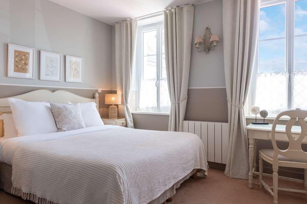 Hotel Traiteur Les Ormes, The Originals Relais Barneville-Carteret Oda fotoğraf