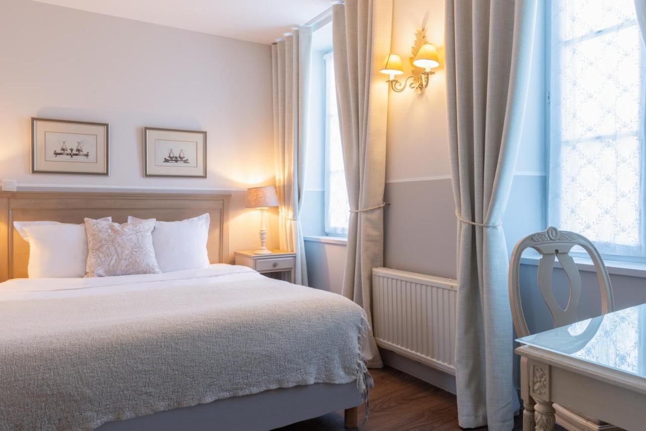 Hotel Traiteur Les Ormes, The Originals Relais Barneville-Carteret Dış mekan fotoğraf