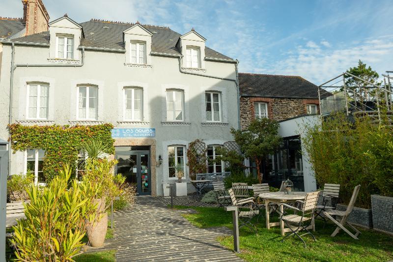 Hotel Traiteur Les Ormes, The Originals Relais Barneville-Carteret Dış mekan fotoğraf